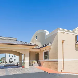 Days By Wyndham - Historic Downtown Hotell